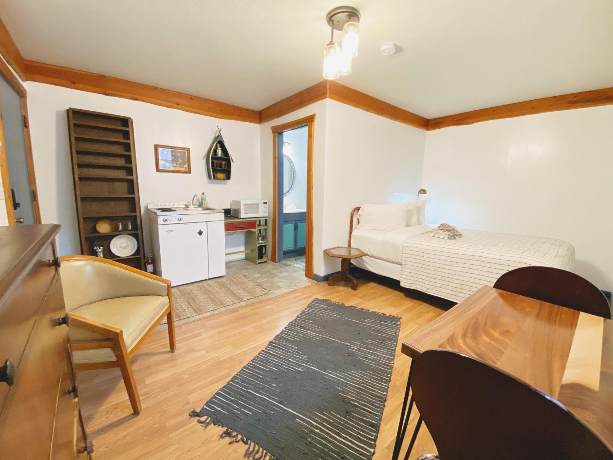 Flathead Lake Resort Woods Bay Экстерьер фото