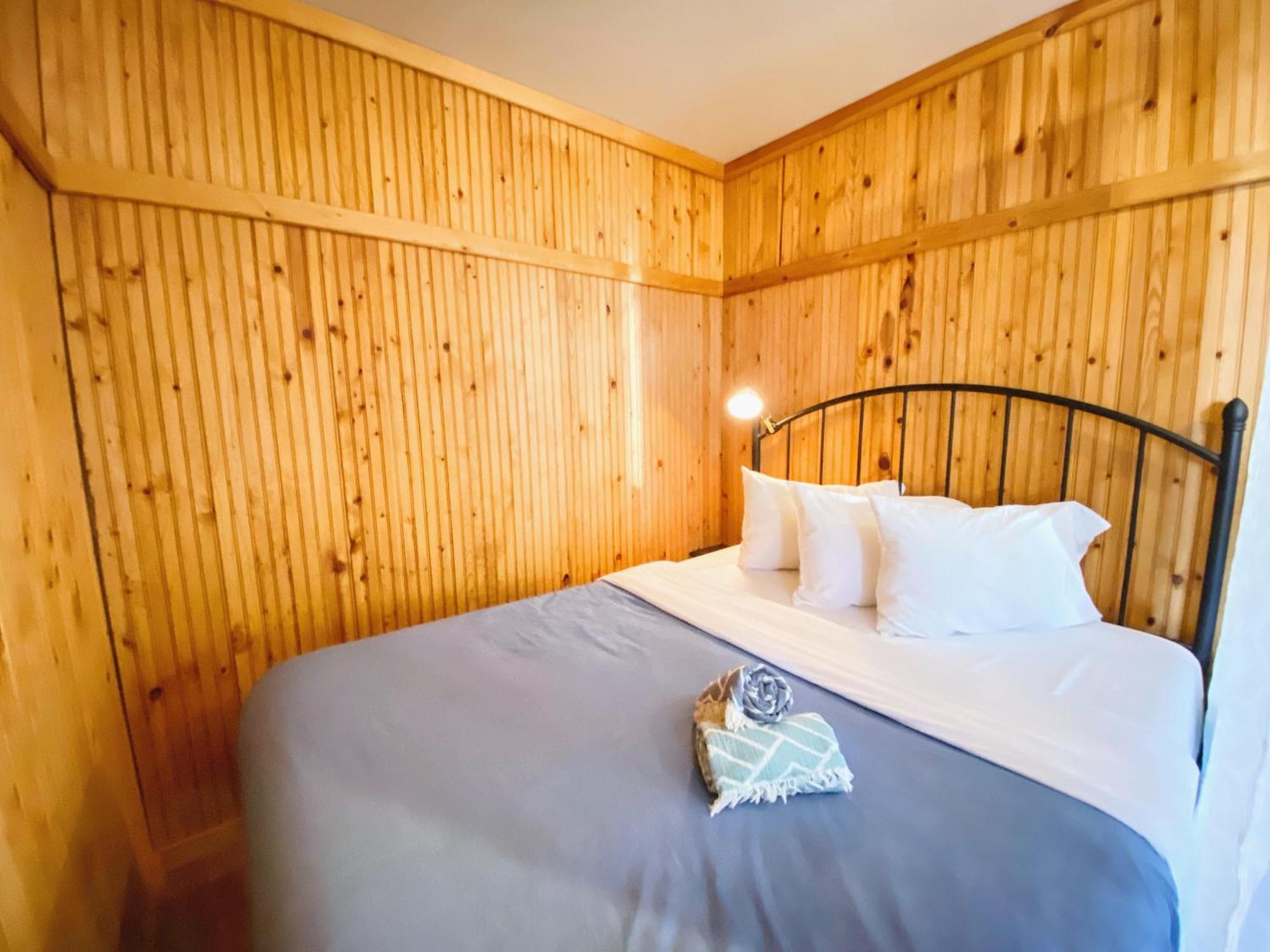 Flathead Lake Resort Woods Bay Экстерьер фото