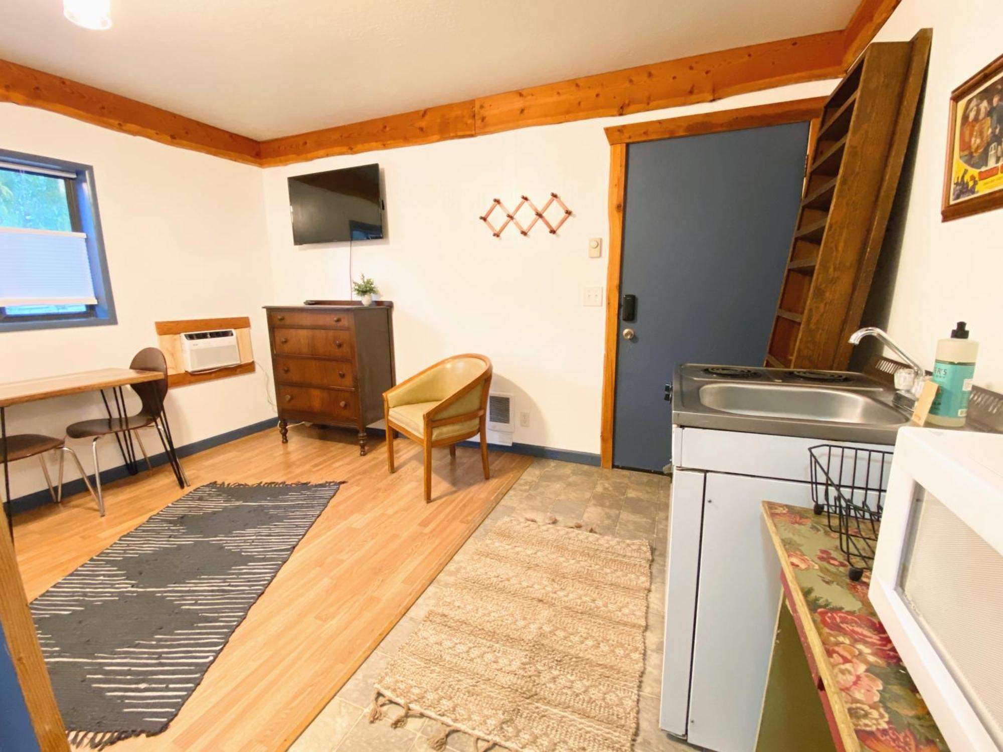 Flathead Lake Resort Woods Bay Экстерьер фото